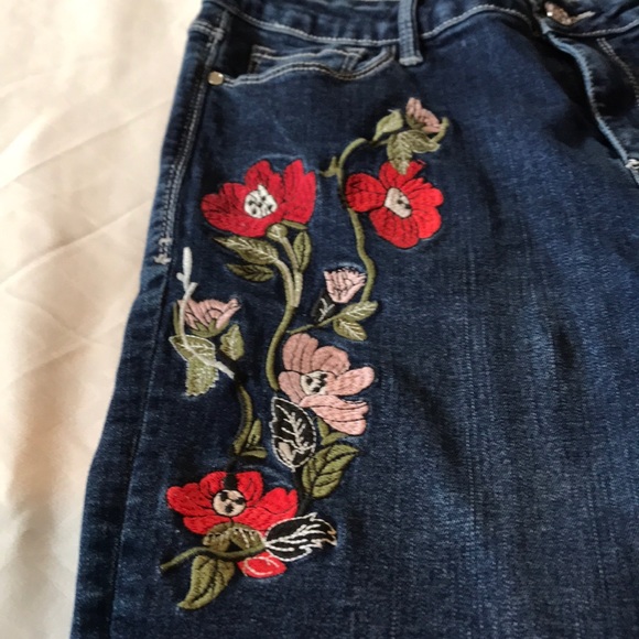 Bebe Jeans - Picture 3 of 8